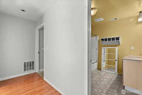 18711 82nd Avenue NE Kenmore WA 98028