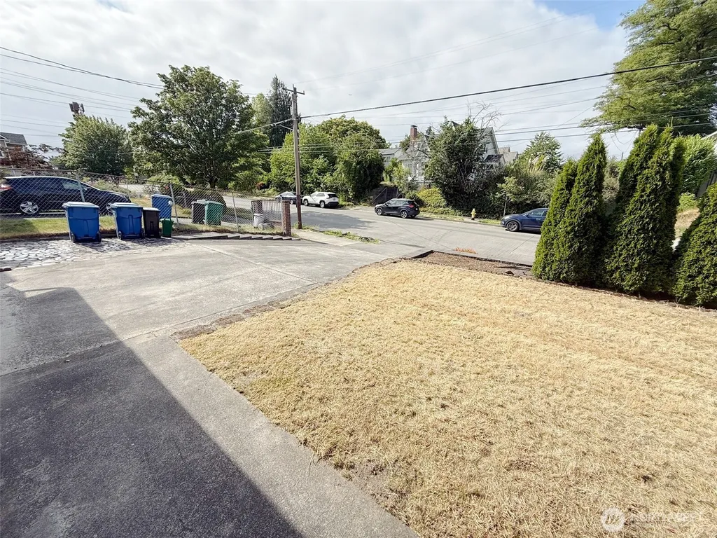 2539 S Graham Seattle WA 98108