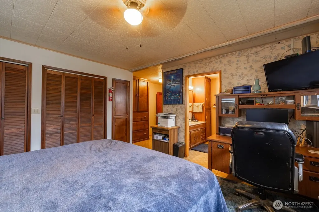 1128 H Street Centralia WA 98531