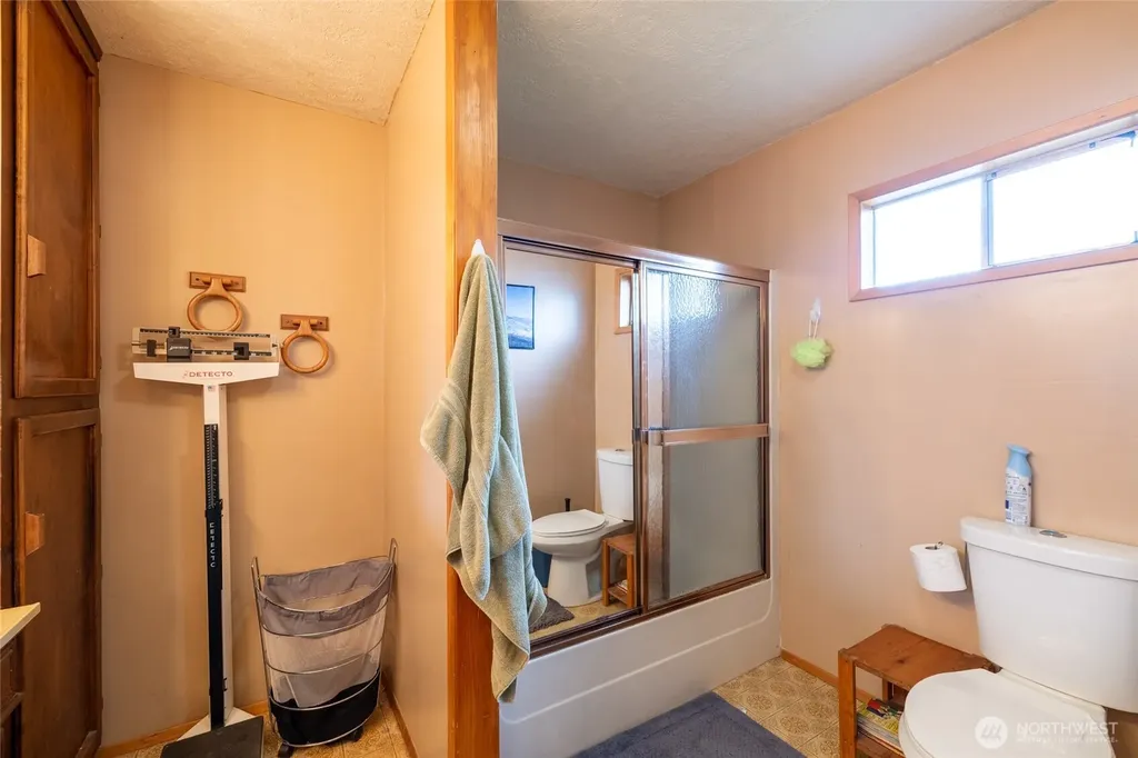 1128 H Street Centralia WA 98531