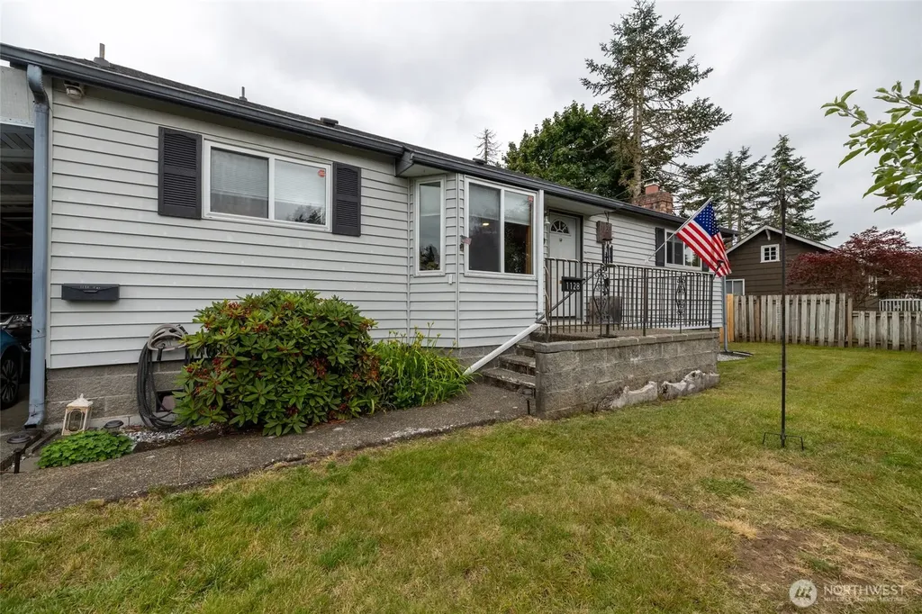1128 H Street Centralia WA 98531