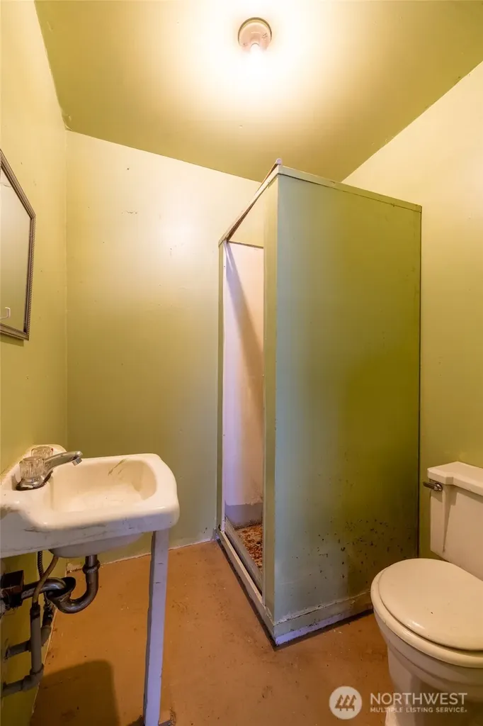 1128 H Street Centralia WA 98531