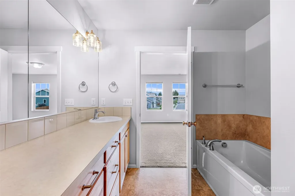 337 Cambridge Loop Sedro Woolley WA 98284