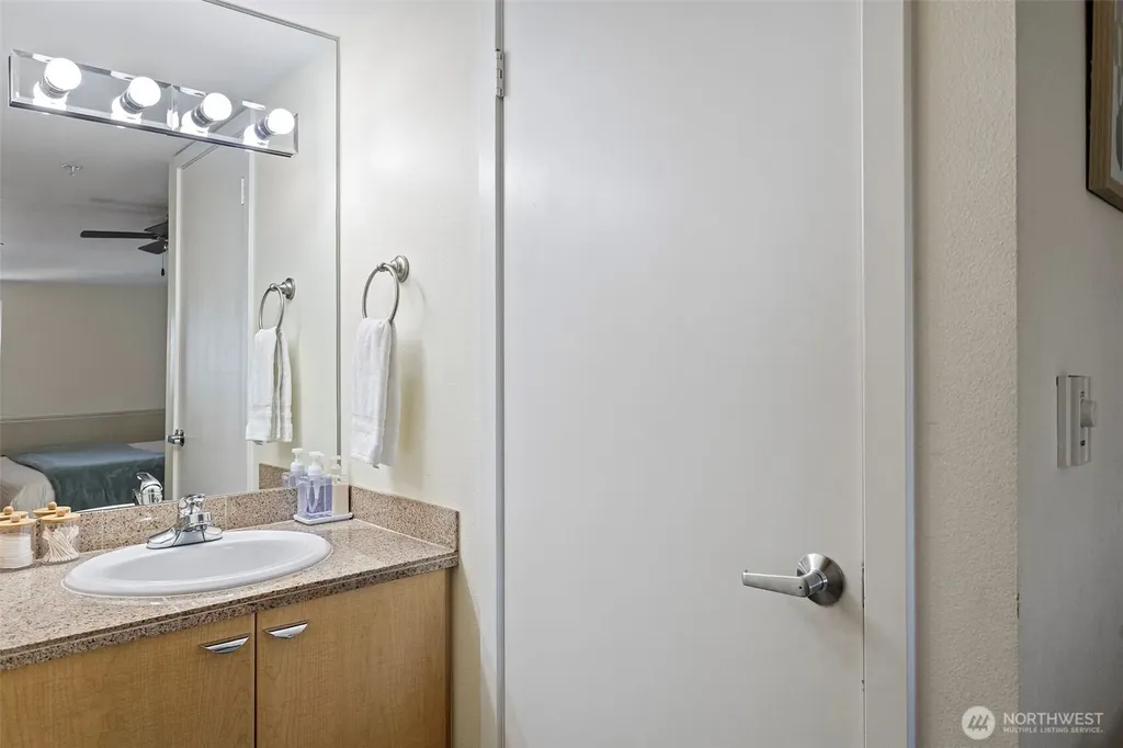 425 Vine Street Seattle WA 98121