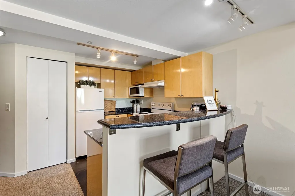 425 Vine Street Seattle WA 98121