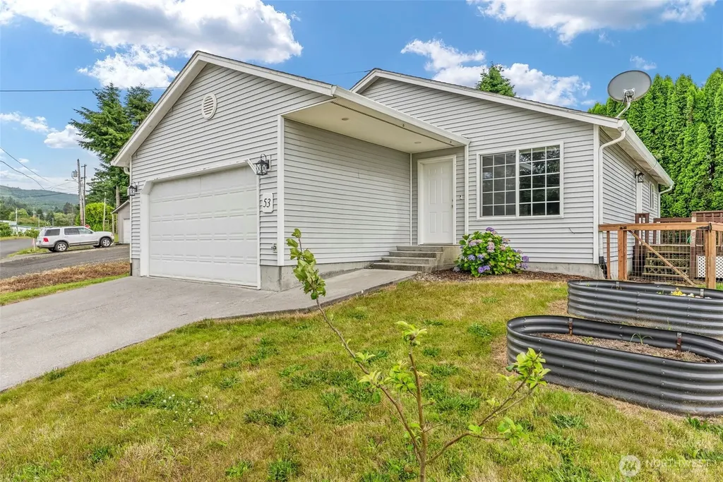 53 Michael Street Cathlamet WA 98612