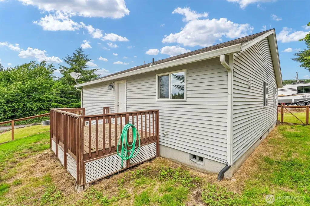 53 Michael Street Cathlamet WA 98612