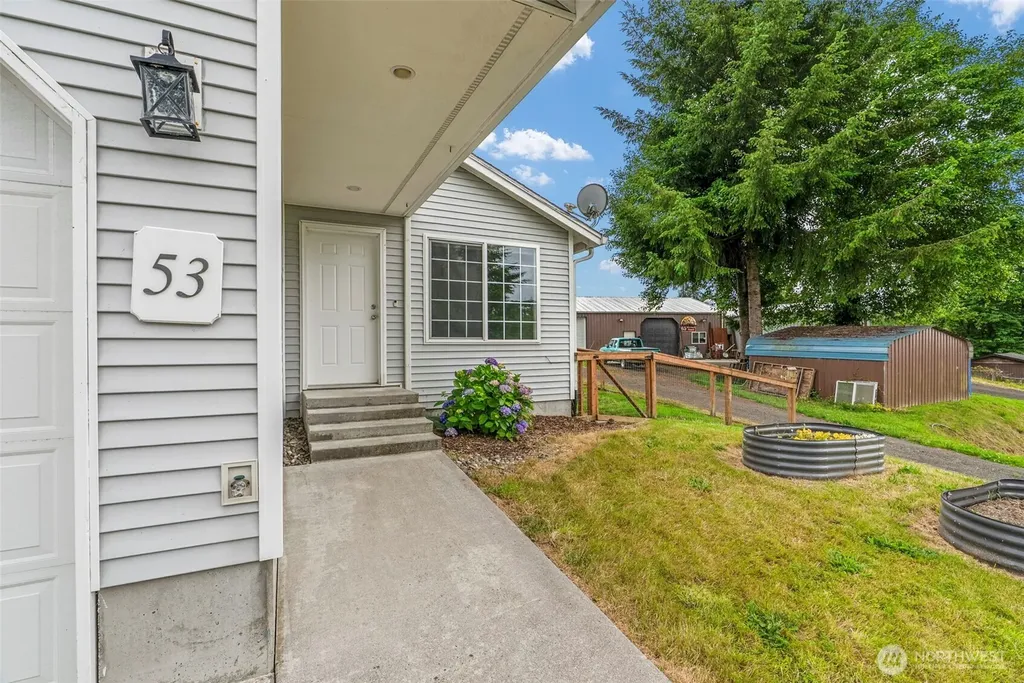 53 Michael Street Cathlamet WA 98612