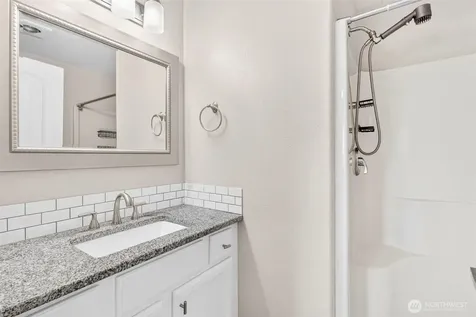 53 Michael Street Cathlamet WA 98612
