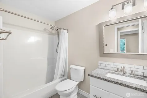 53 Michael Street Cathlamet WA 98612