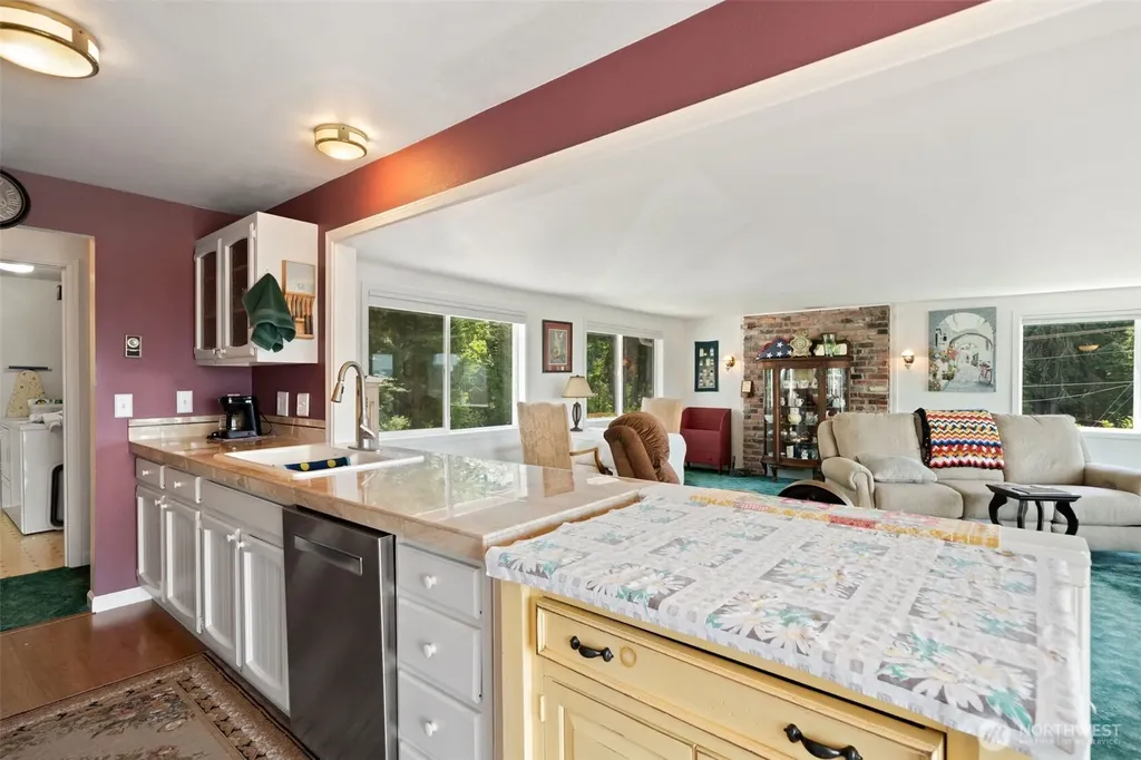 8101 Mcintyre Lane NE Bremerton WA 98311