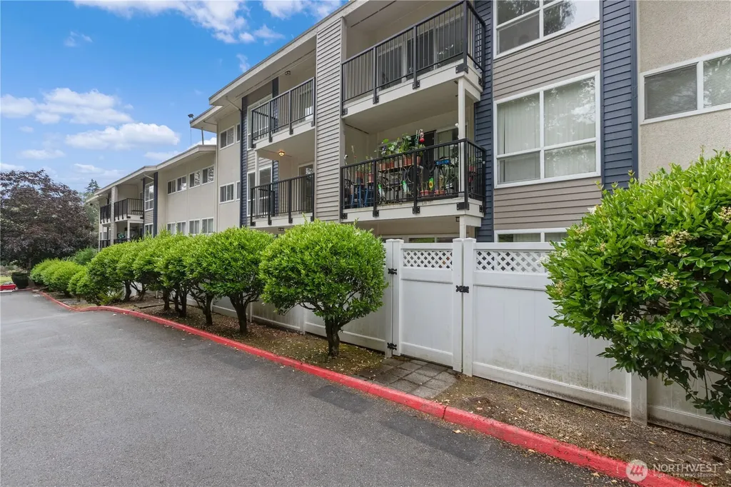 12631 NE 9th Place Bellevue WA 98005