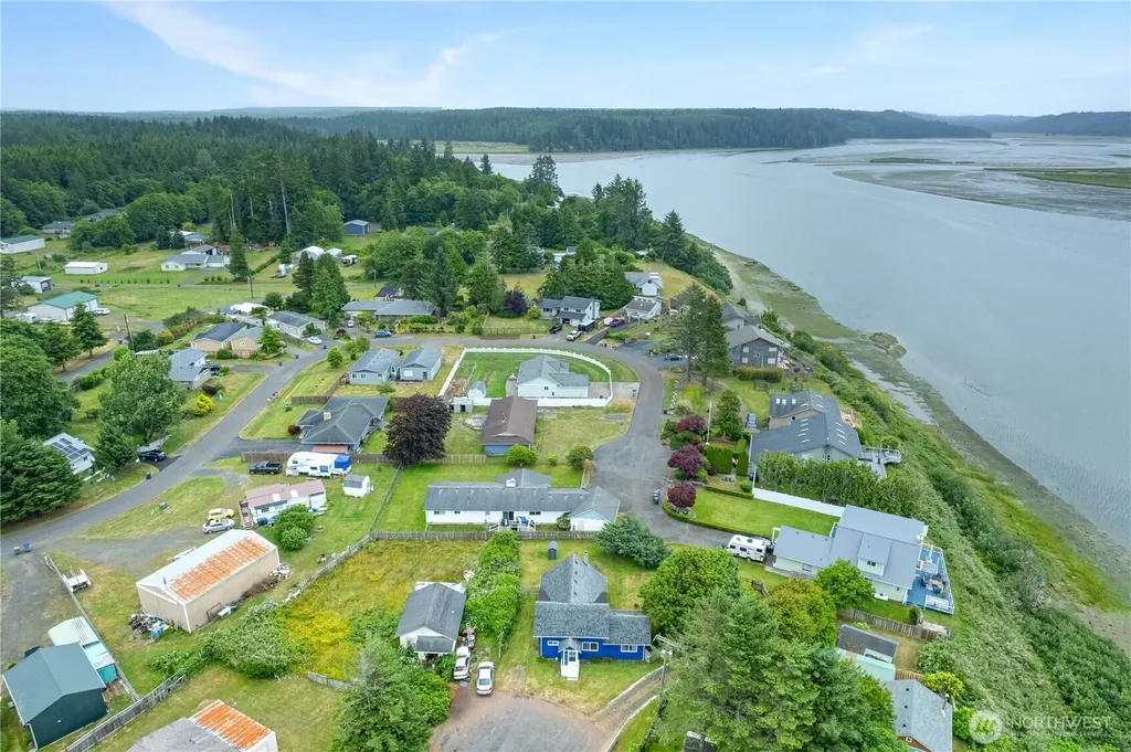 25 Whalebone Way Aberdeen WA 98520