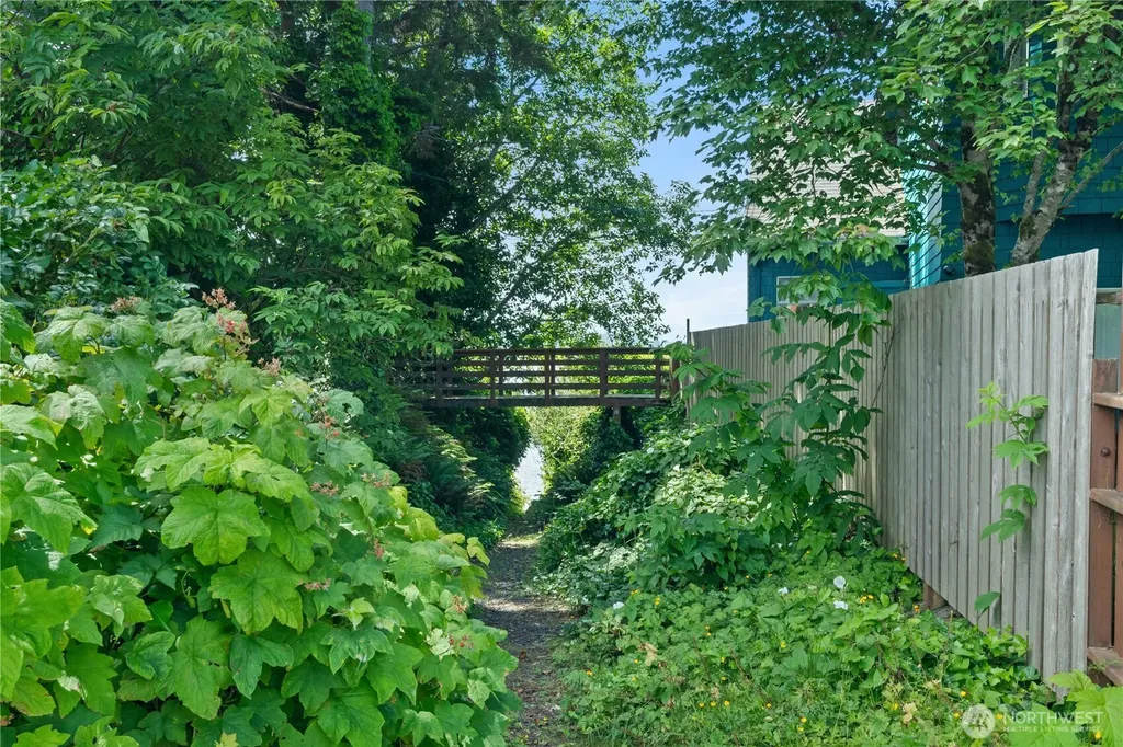 25 Whalebone Way Aberdeen WA 98520