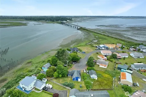 25 Whalebone Way Aberdeen WA 98520