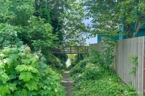 25 Whalebone Way Aberdeen WA 98520