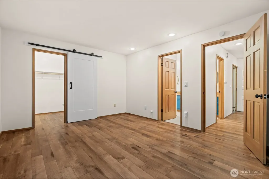 2811 14th W Seattle WA 98119