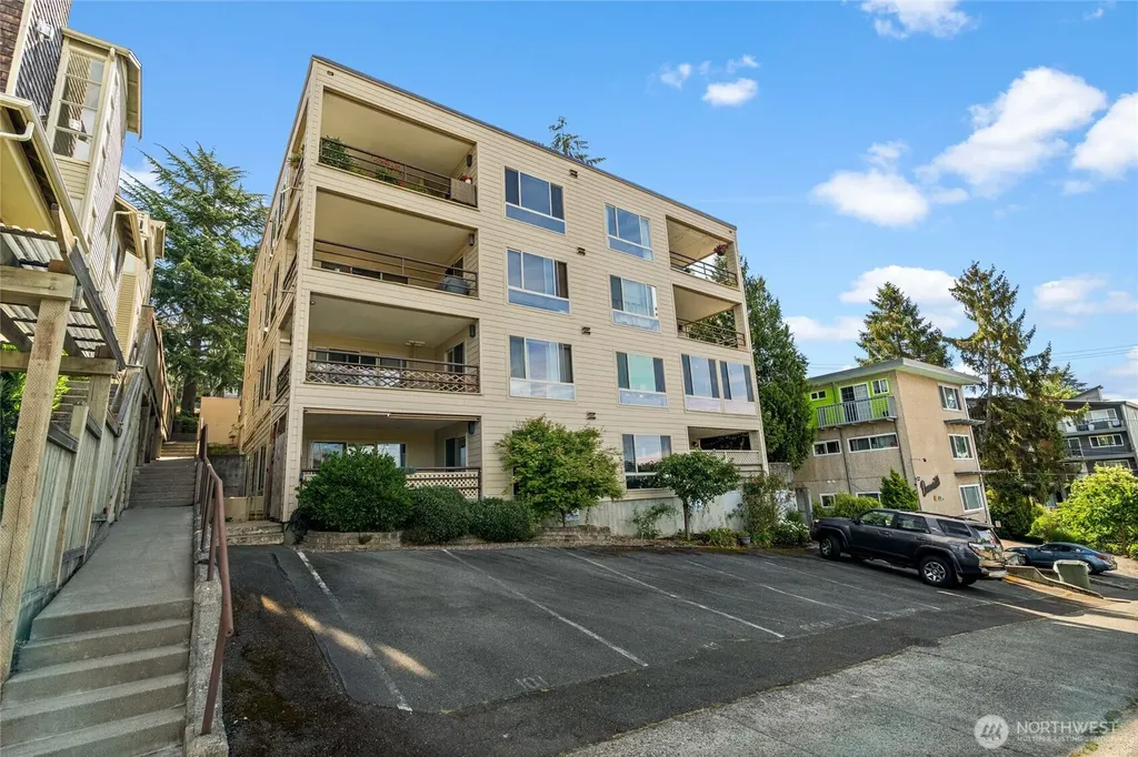 2811 14th W Seattle WA 98119