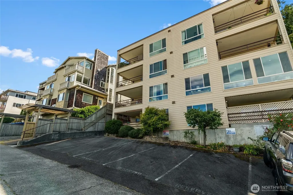 2811 14th W Seattle WA 98119