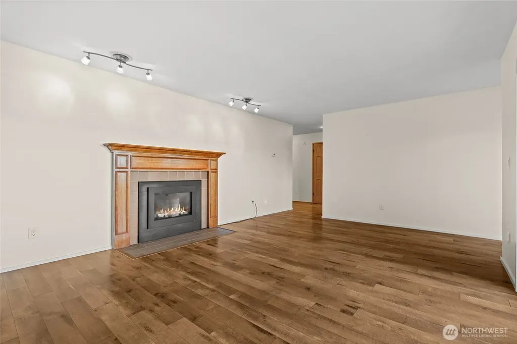 2811 14th W Seattle WA 98119