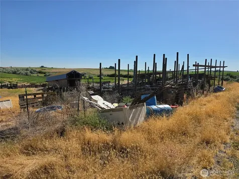 20535 Road 6 SE Warden WA 98857