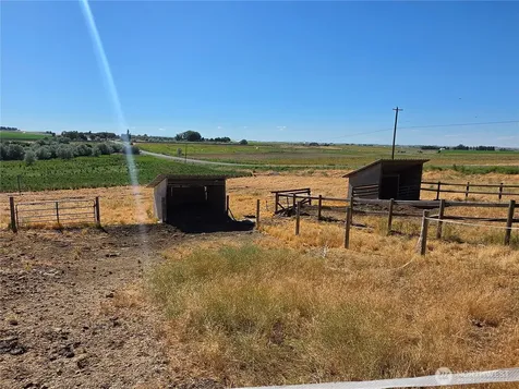 20535 Road 6 SE Warden WA 98857