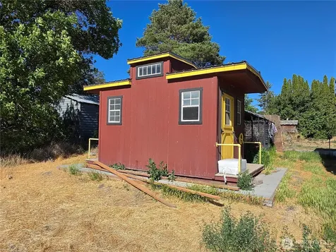 20535 Road 6 SE Warden WA 98857