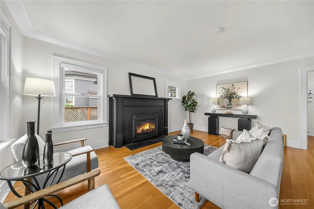 1509 4th Avenue W Seattle WA 98119