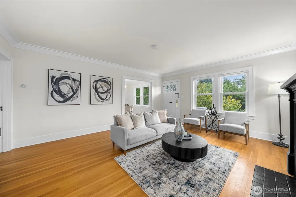 1509 4th Avenue W Seattle WA 98119
