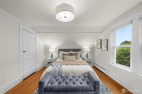 1509 4th Avenue W Seattle WA 98119