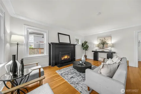 1509 4th Avenue W Seattle WA 98119