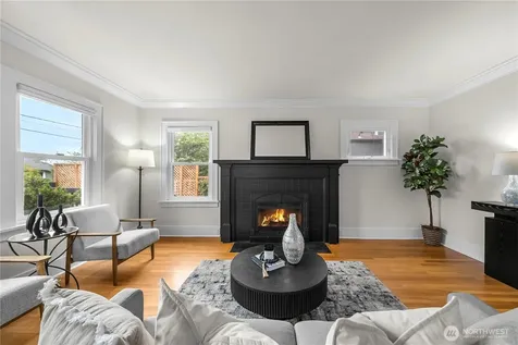 1509 4th Avenue W Seattle WA 98119