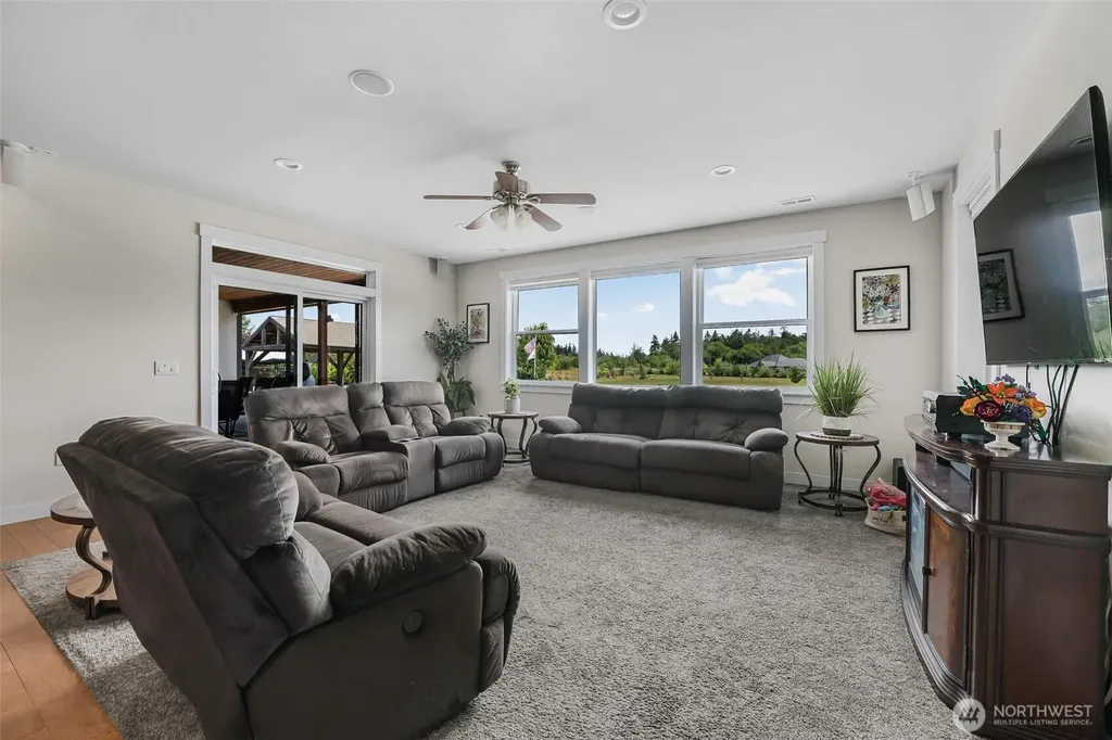 618 Ell Road Camano Island WA 98282