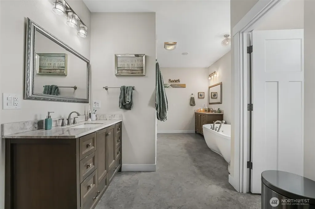 618 Ell Road Camano Island WA 98282