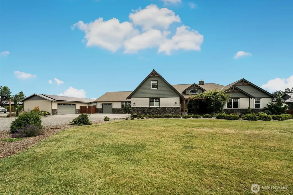618 Ell Road Camano Island WA 98282