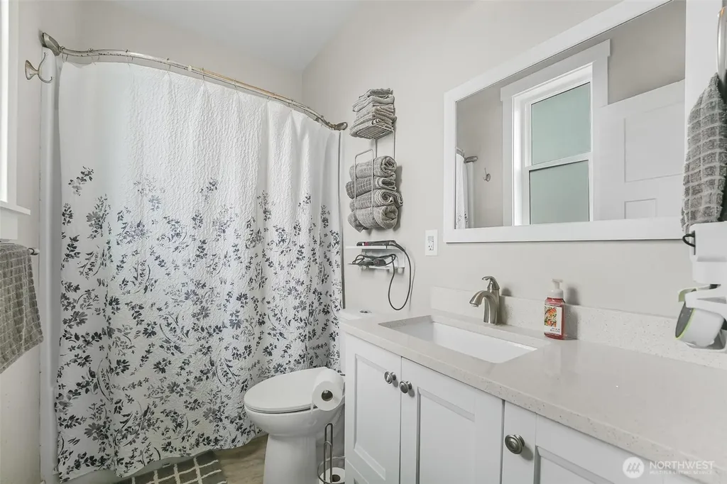 618 Ell Road Camano Island WA 98282