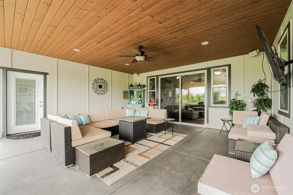 618 Ell Road Camano Island WA 98282
