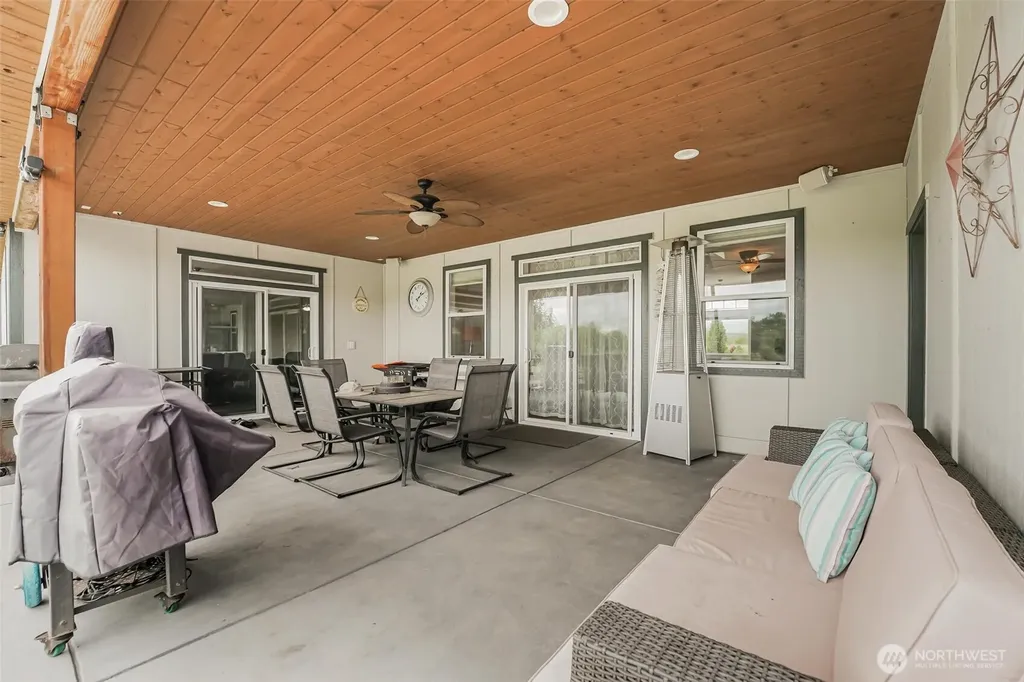 618 Ell Road Camano Island WA 98282