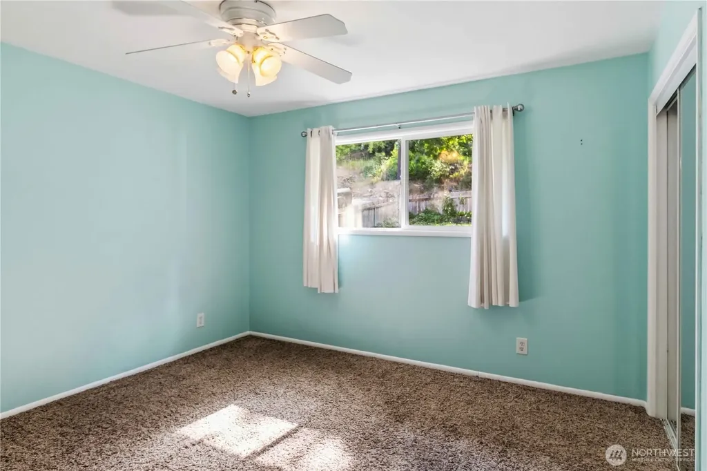 109 Alpha Drive Longview WA 98632