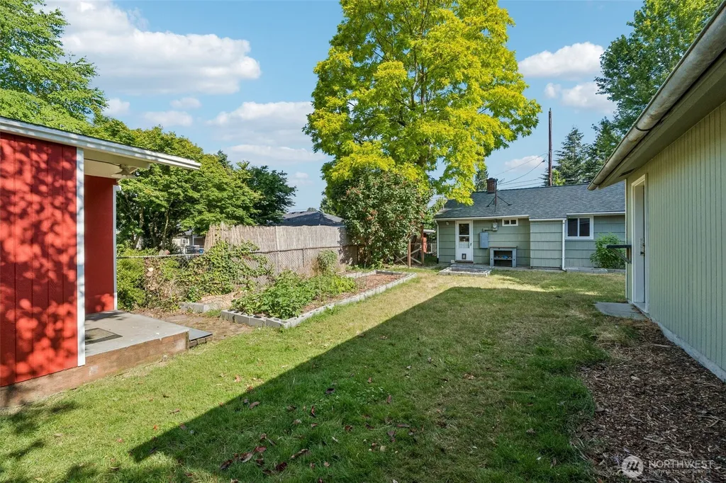 627 SW 106th Street Seattle WA 98146