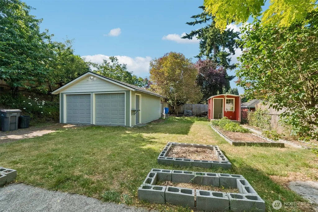 627 SW 106th Street Seattle WA 98146
