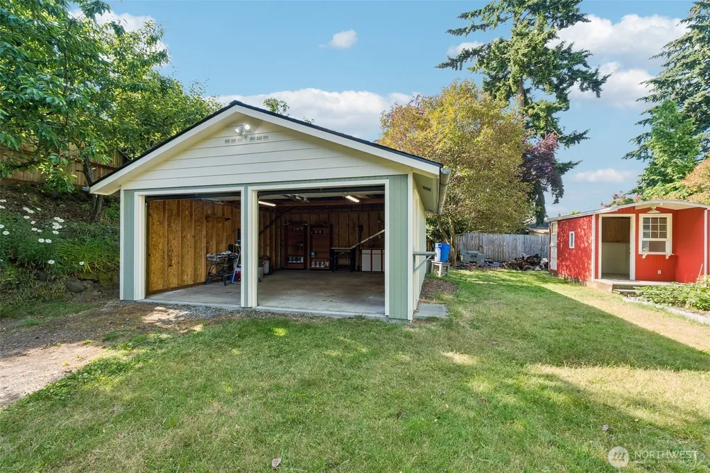 627 SW 106th Street Seattle WA 98146