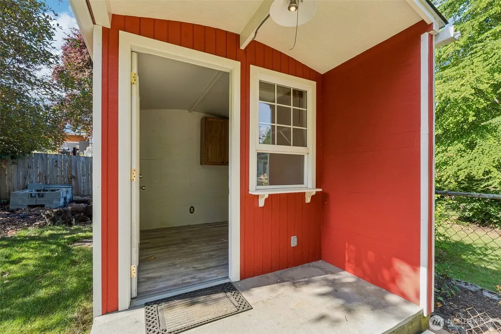 627 SW 106th Street Seattle WA 98146