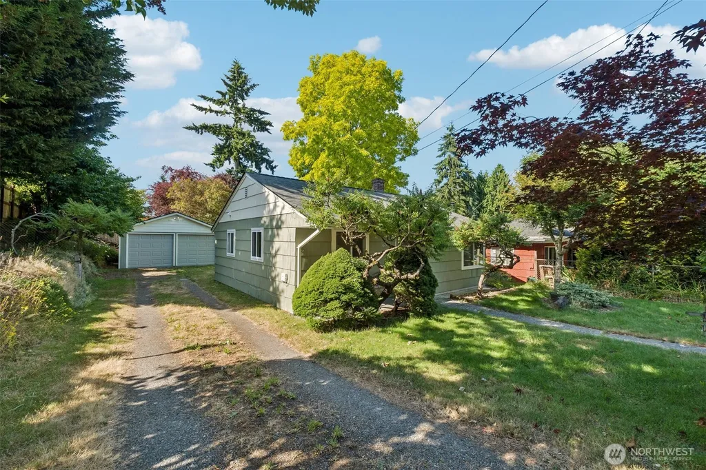 627 SW 106th Street Seattle WA 98146
