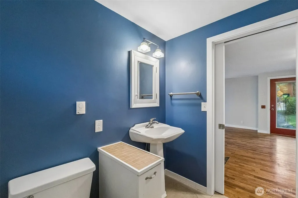 627 SW 106th Street Seattle WA 98146