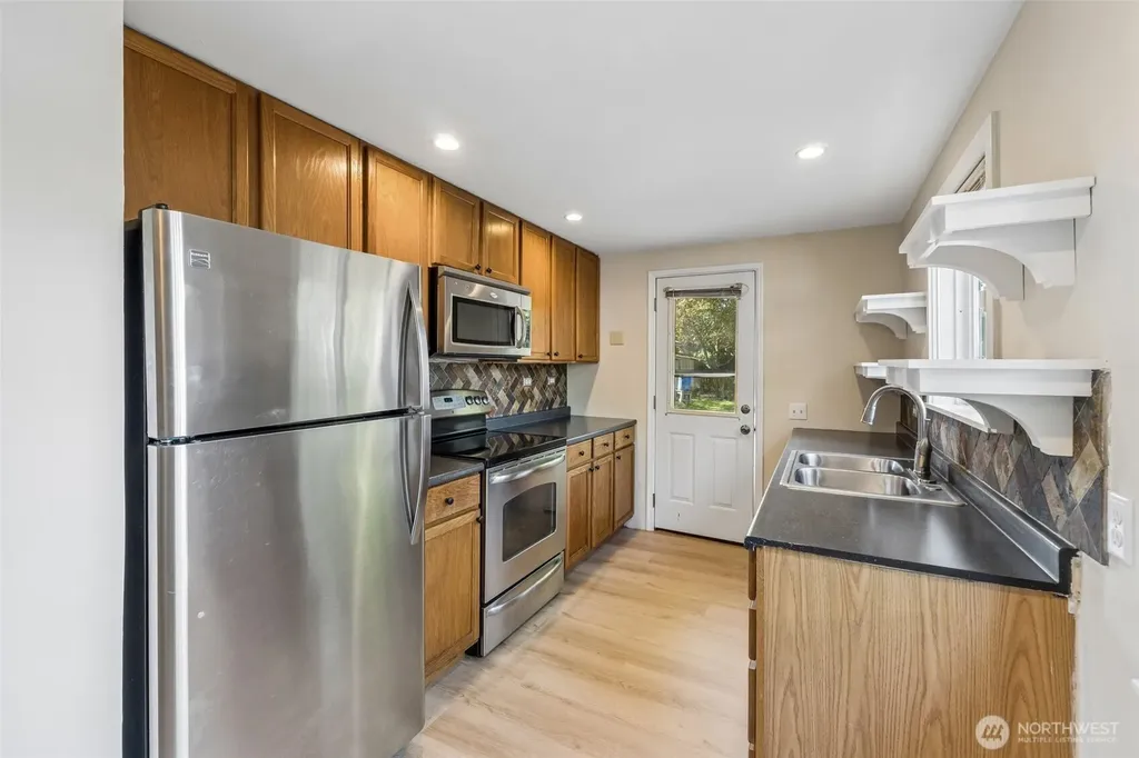 627 SW 106th Street Seattle WA 98146