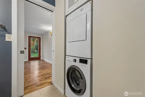 627 SW 106th Street Seattle WA 98146
