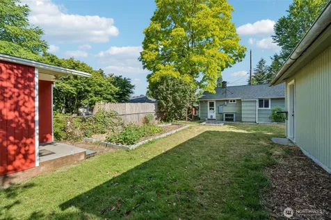 627 SW 106th Street Seattle WA 98146