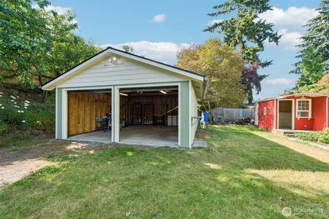 627 SW 106th Street Seattle WA 98146