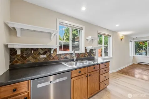 627 SW 106th Street Seattle WA 98146